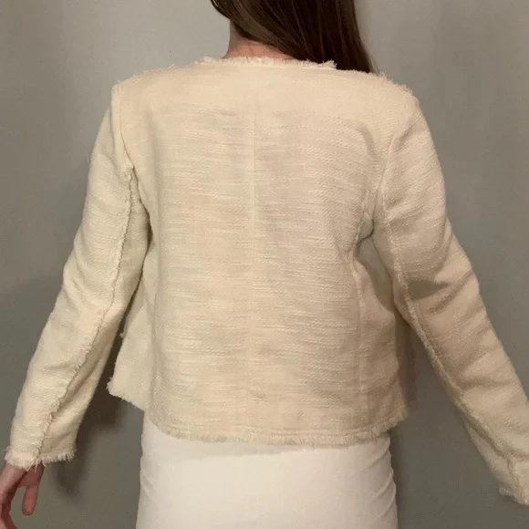 Club Monaco Ivory Blazer with fringe. - Picture 6 of 9